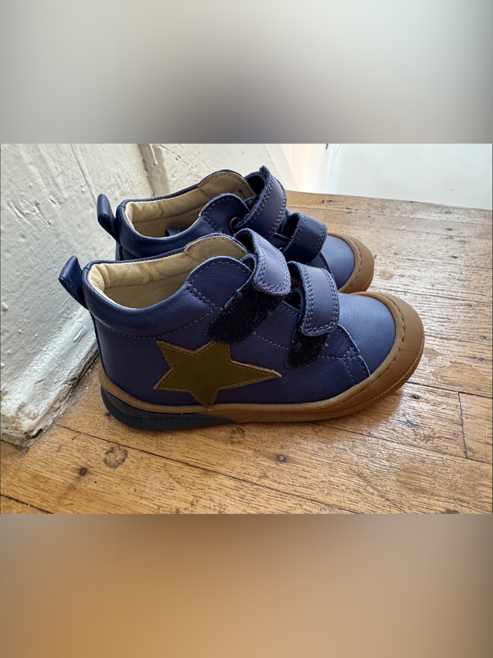 Naturino Navy & Brown Star Velcro Sneakers for Kids